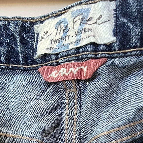 We The Free- NWOT CRVY Denim Shorts. Distressed w/ Rolled Hem & Floral Pockets. - Picture 2 of 5